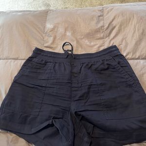 Gap navy drawstring shorts, size medium